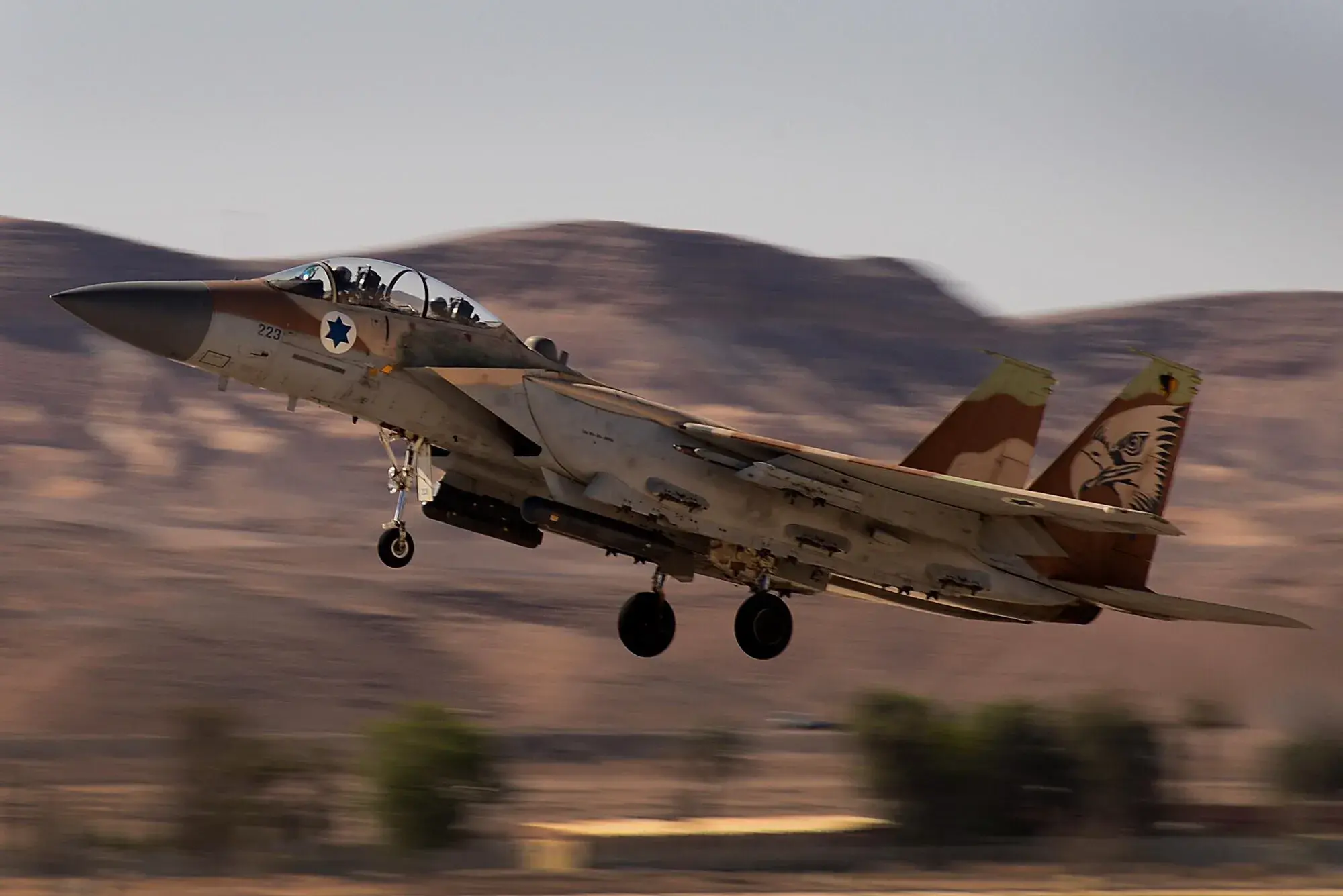 Israel strikes Houthi ports in Yemen and intensifies ground operations in Gaza