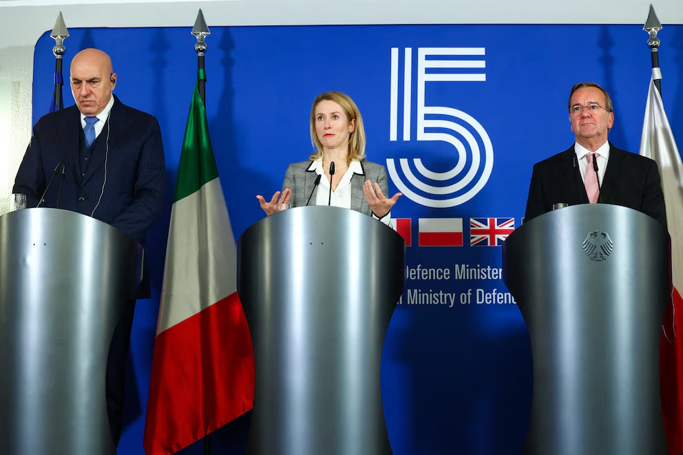 European Union Defence Ministers / (REUTERS/Christian Mang)